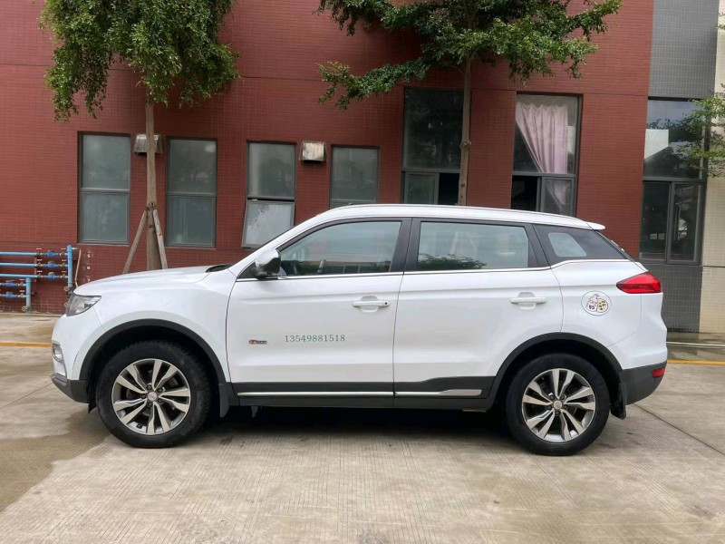 佛山17年吉利博越8