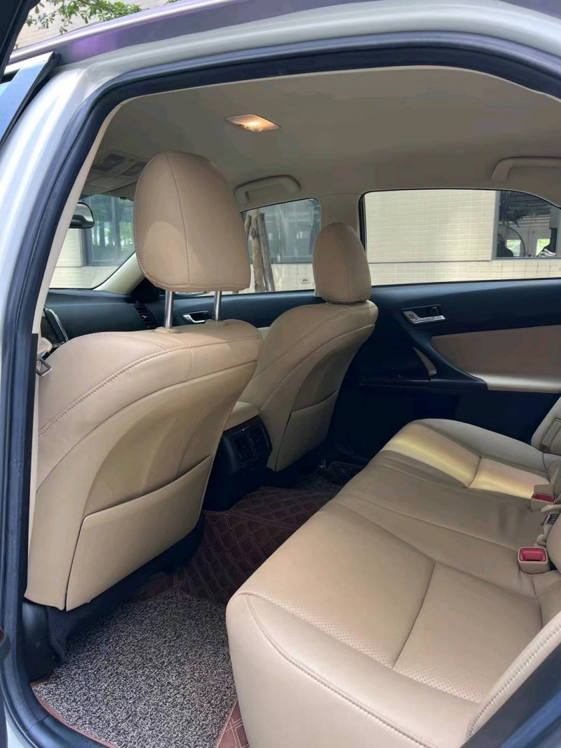 佛山16年丰田锐志6