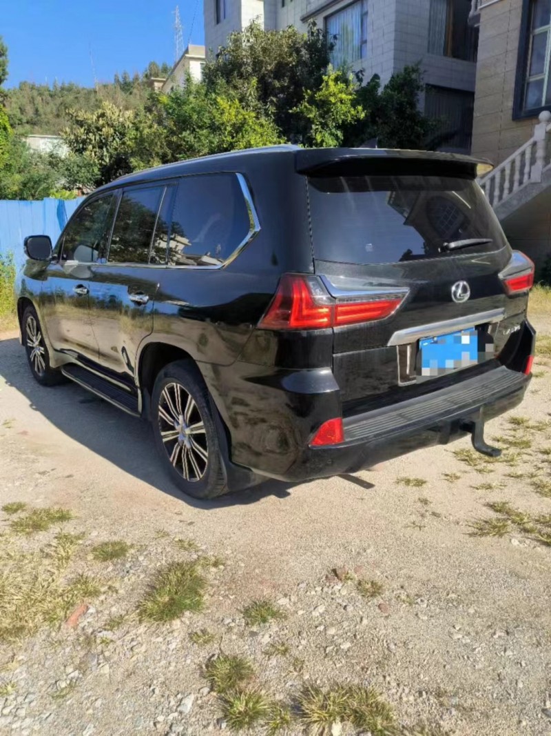 昆明19年雷克薩斯LX4