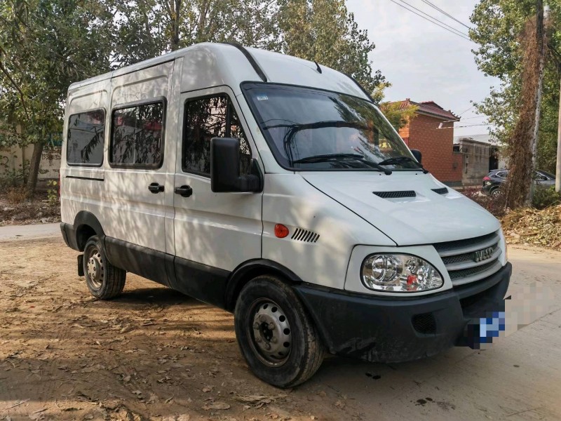 保定17年依维柯Power Daily2