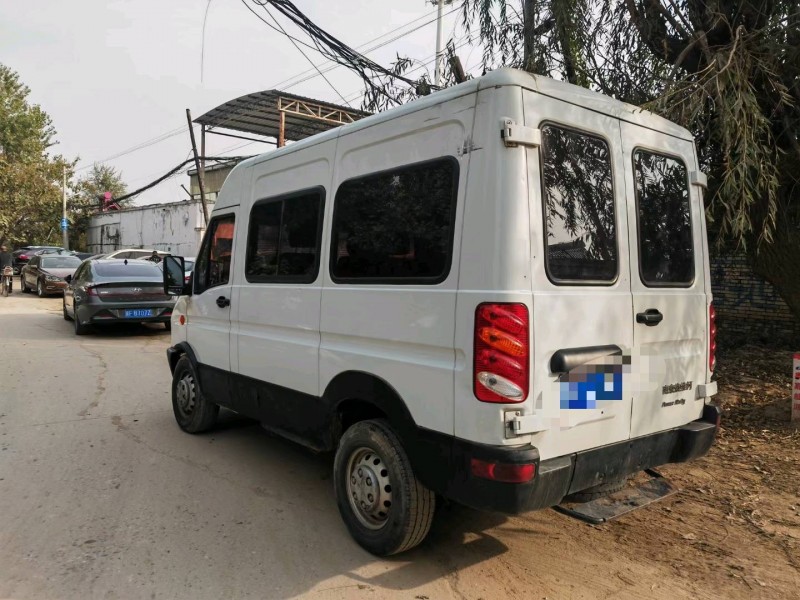 保定17年依维柯Power Daily7