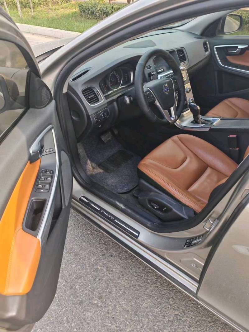 保定15年沃尔沃S60L4