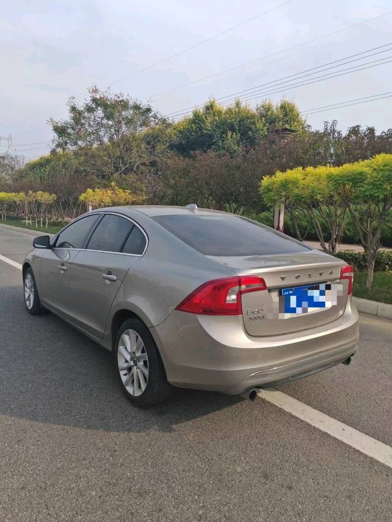 保定15年沃尔沃S60L8
