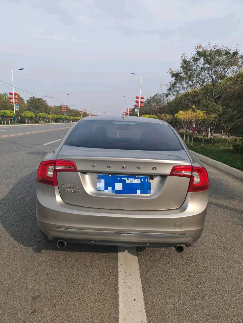 保定15年沃尔沃S60L9