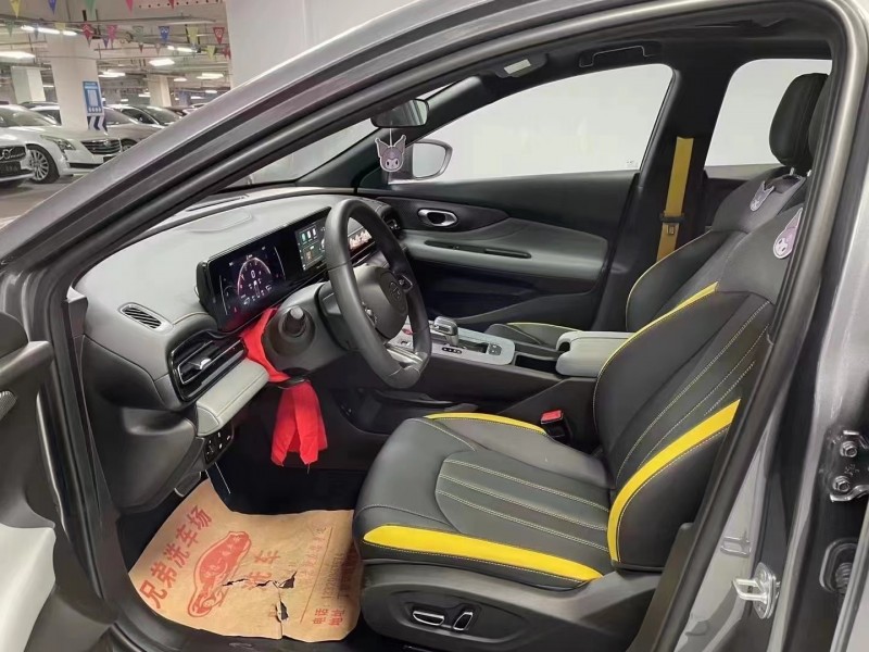 成都23年传祺影豹4