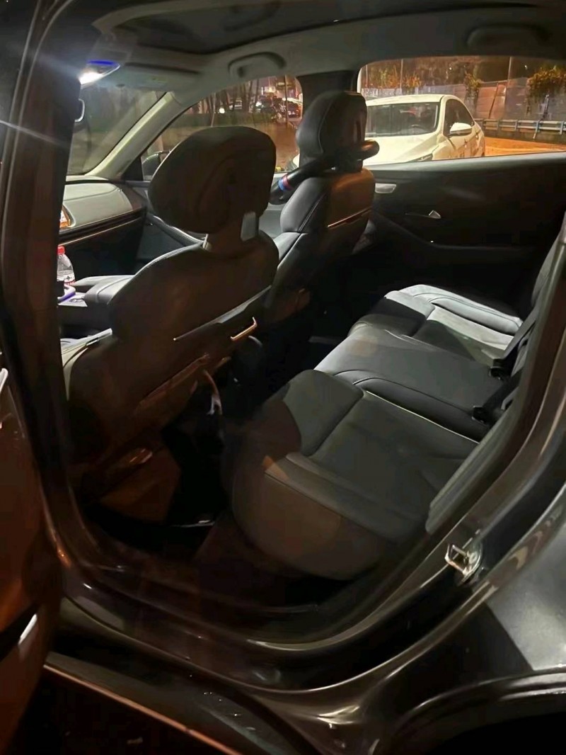 重庆22年长安汽车深蓝5