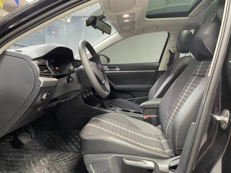 成都22年大众朗逸4