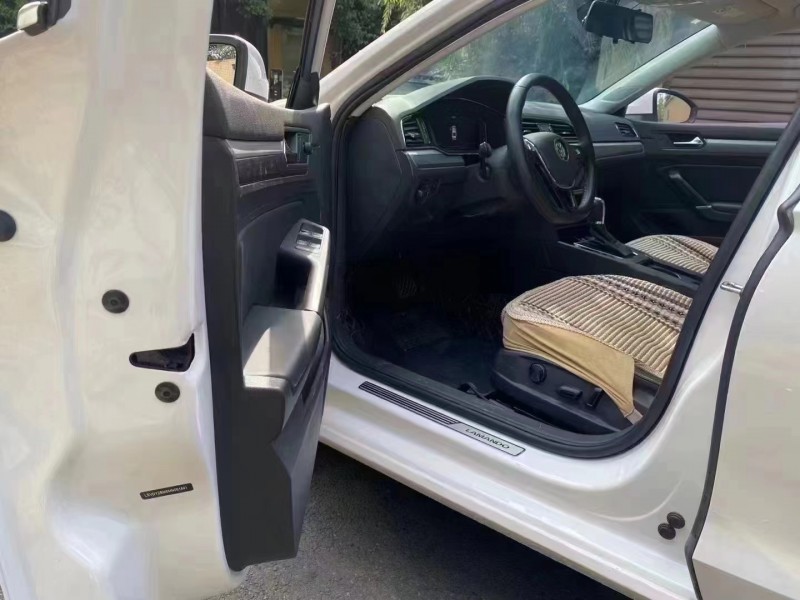 成都22年大众凌渡4