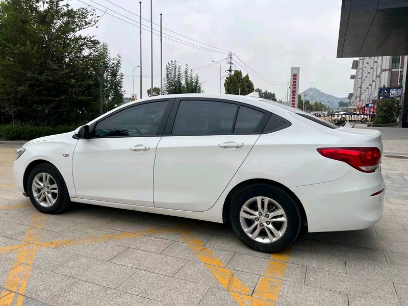 济宁17年雪佛兰科沃兹7