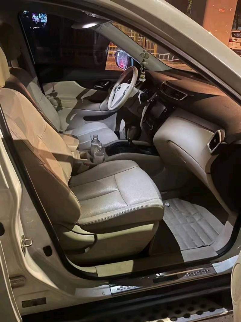 邯郸14年日产奇骏6