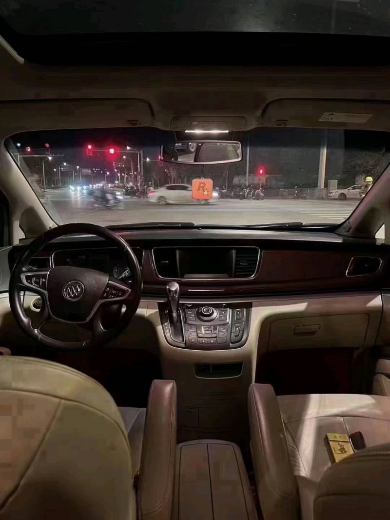 邢台18年别克GL82