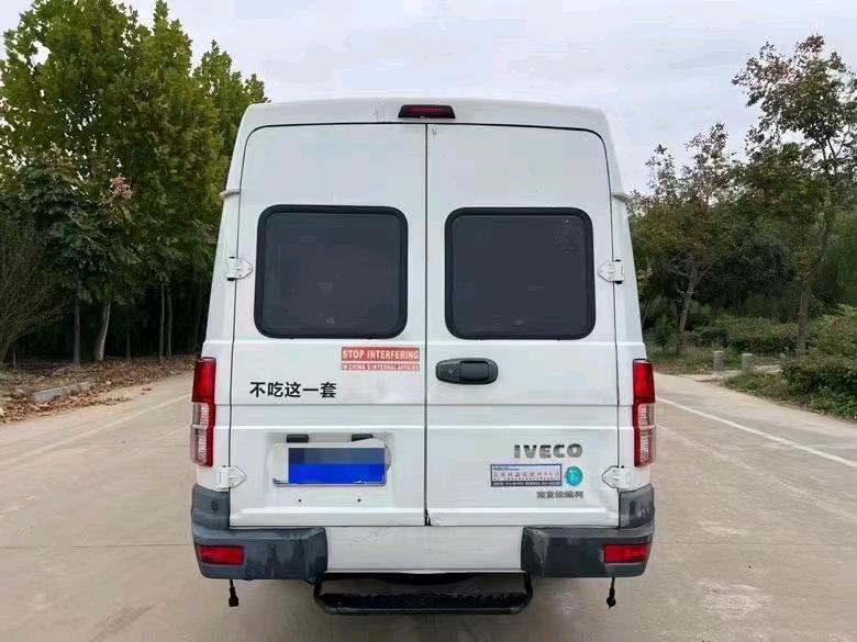 徐州21年依维柯得意4