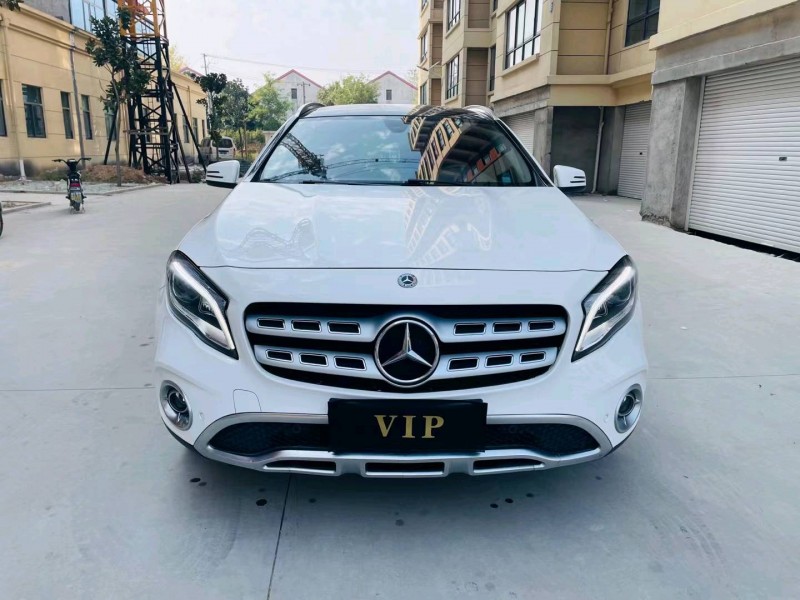 徐州18年奔驰GLA1