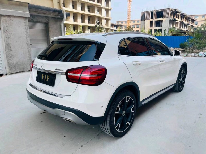 徐州18年奔驰GLA7