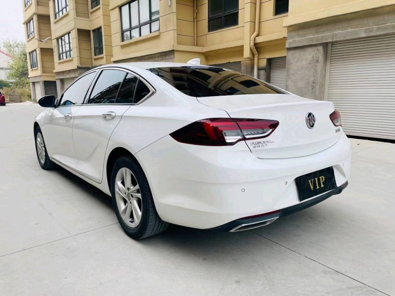 徐州21年别克君威7