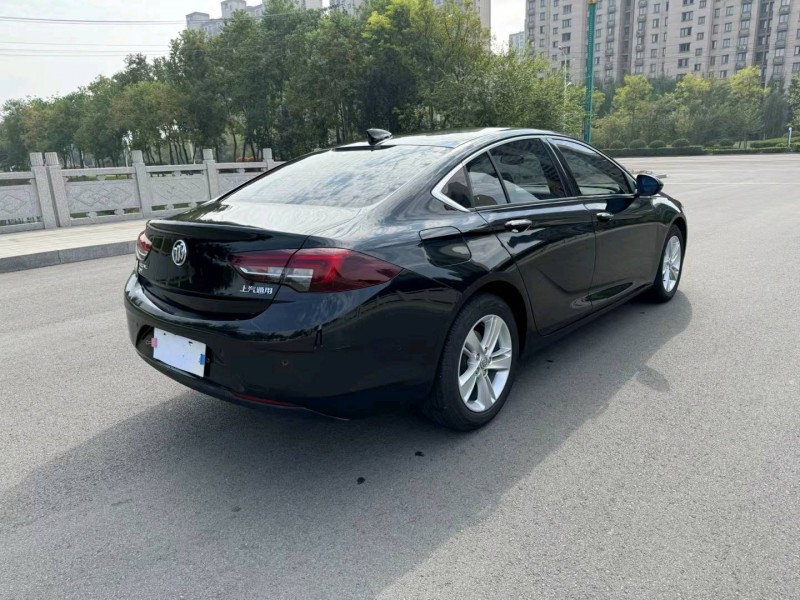 徐州17年别克君威8