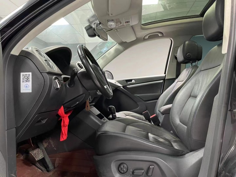 成都16年大众途观7