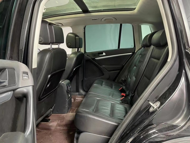 成都16年大众途观8