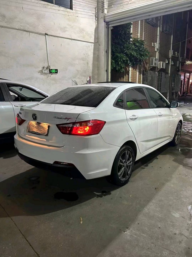 汕头22年长安汽车逸动5