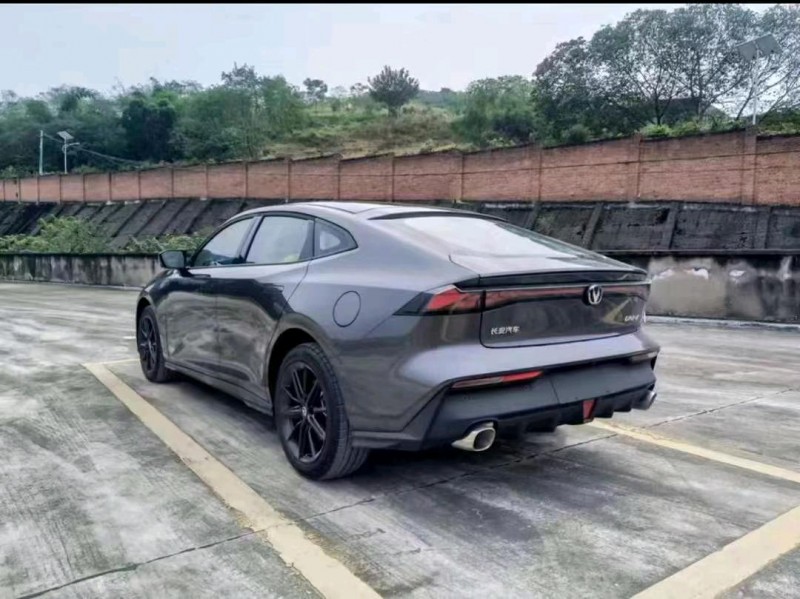 枣庄23年长安汽车UNI-V5