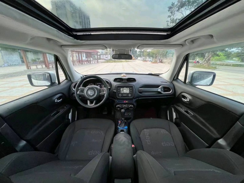 珠海17年Jeep自由侠6