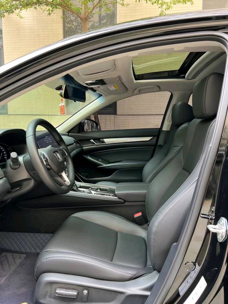 东莞22年本田雅阁4