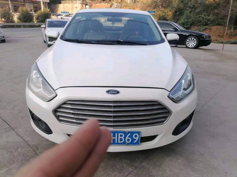 嘉兴16年福特福睿斯1