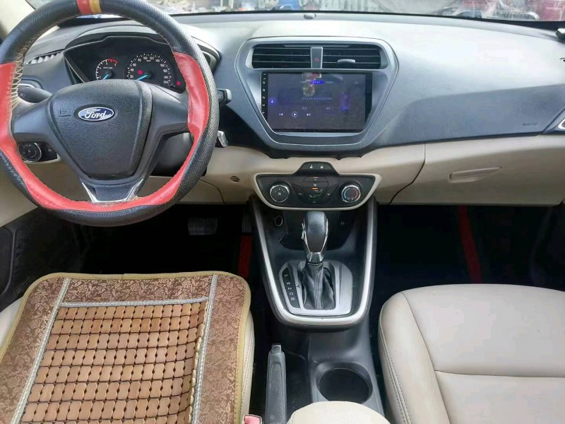 嘉兴16年福特福睿斯4