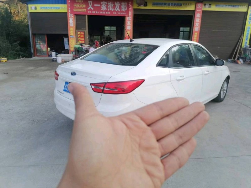 嘉兴16年福特福睿斯6