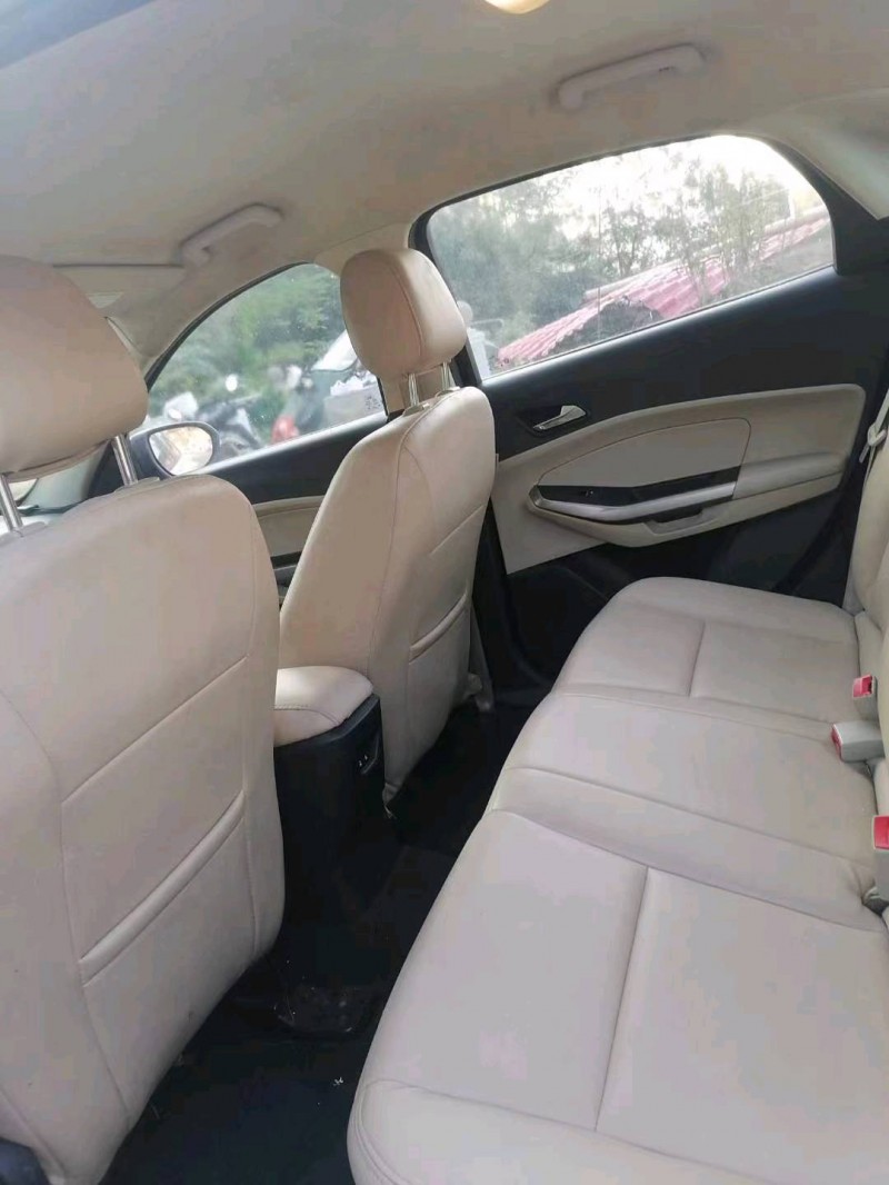 嘉兴16年福特福睿斯7