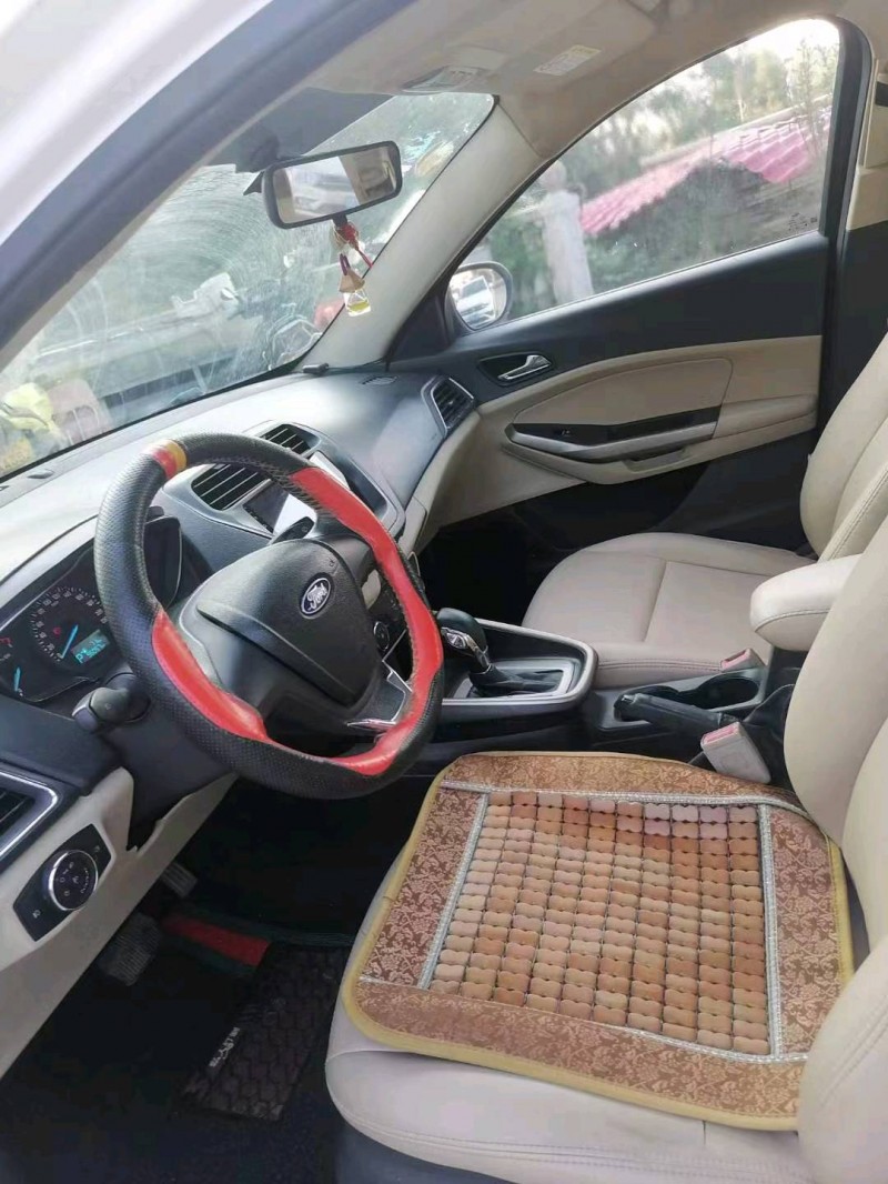 嘉兴16年福特福睿斯9