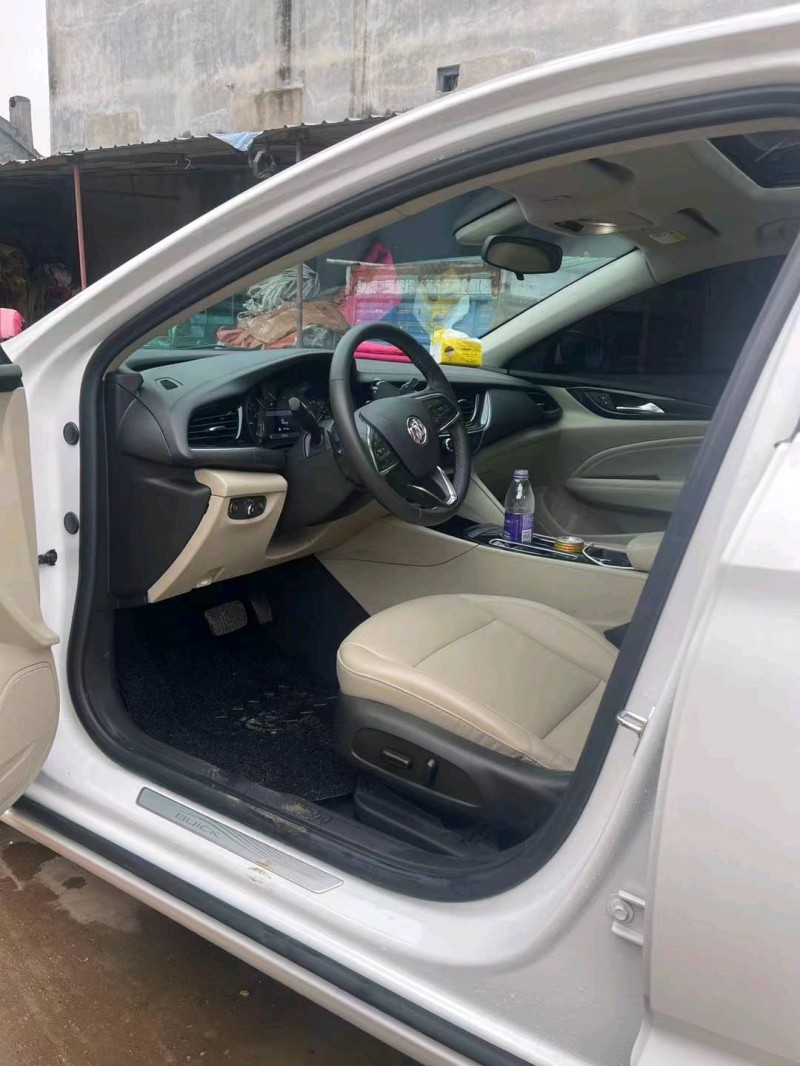 枣庄21年别克君威2