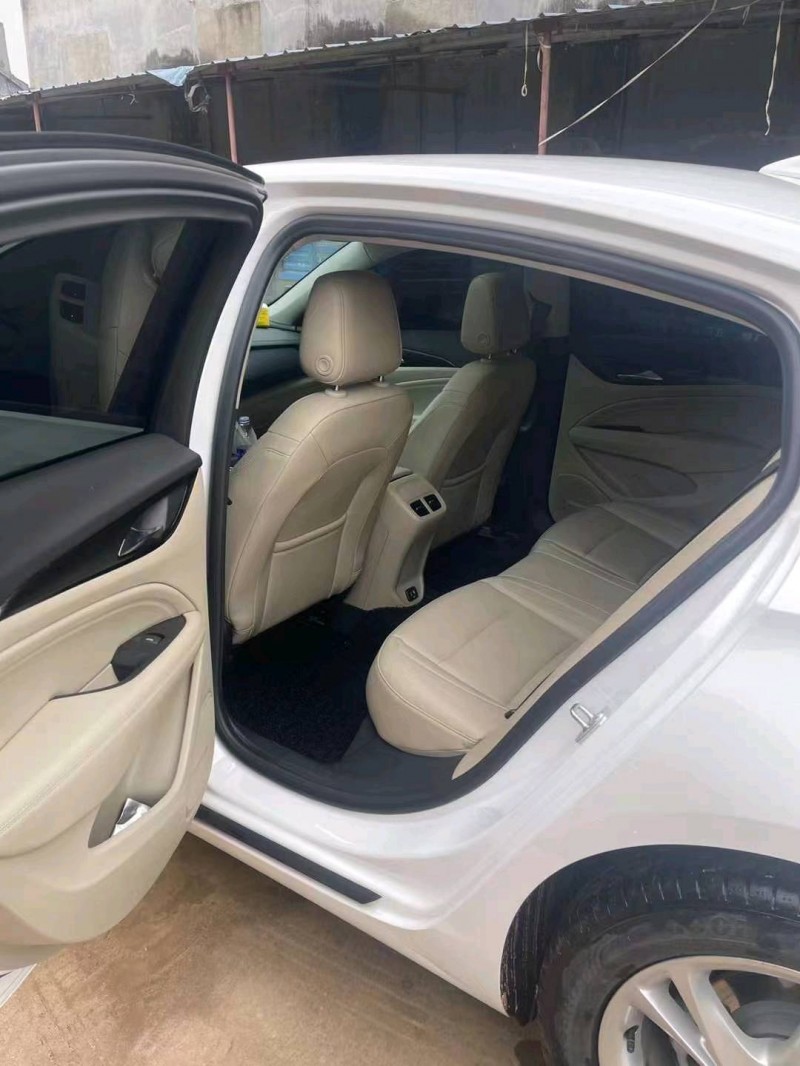 枣庄21年别克君威4