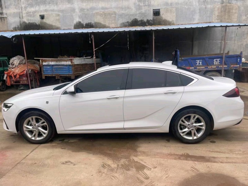 枣庄21年别克君威7