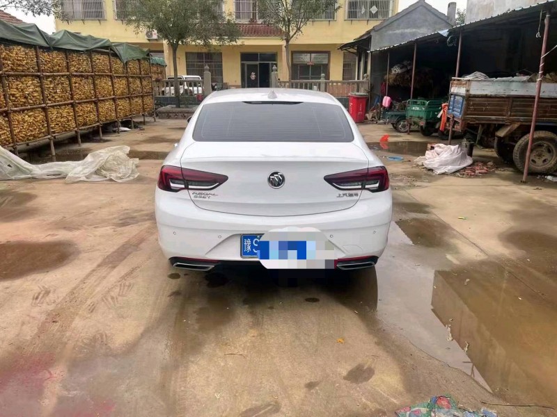 枣庄21年别克君威8