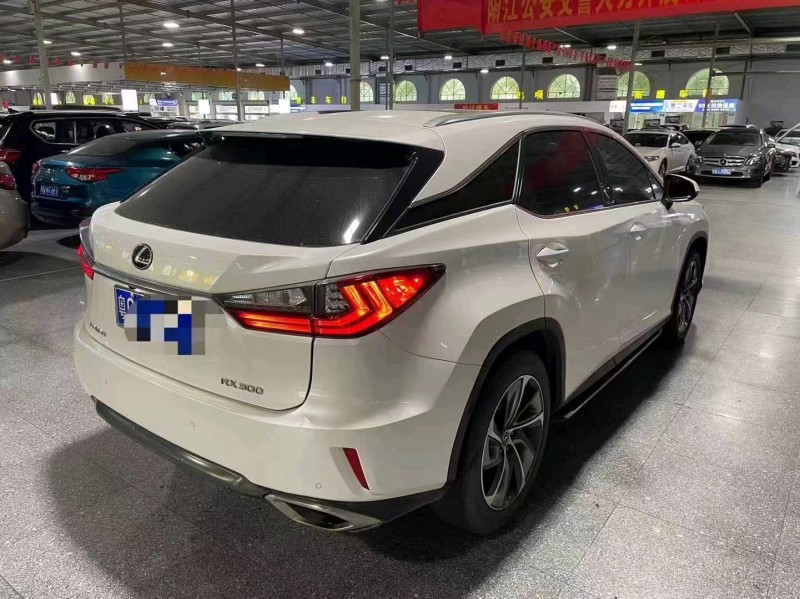 广州18年雷克萨斯RX6