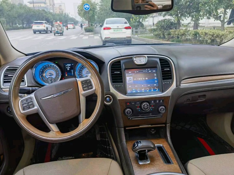 寶雞13年克萊斯勒300C5