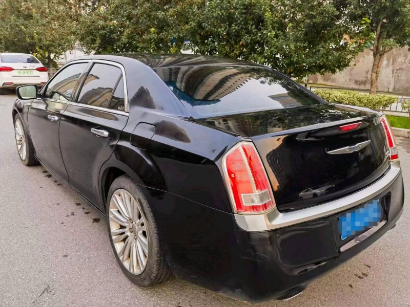 寶雞13年克萊斯勒300C8