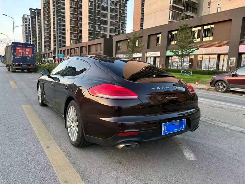 桂林15年保時捷帕拉梅拉8