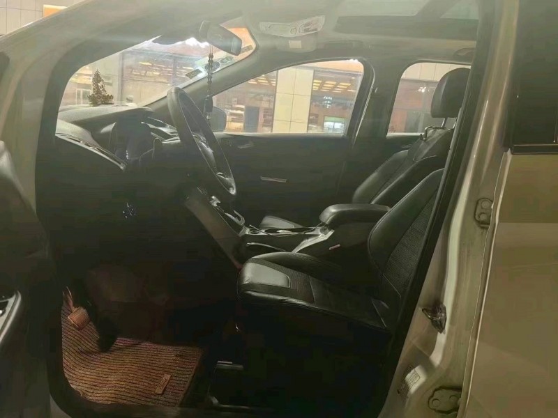 青岛14年福特翼虎4