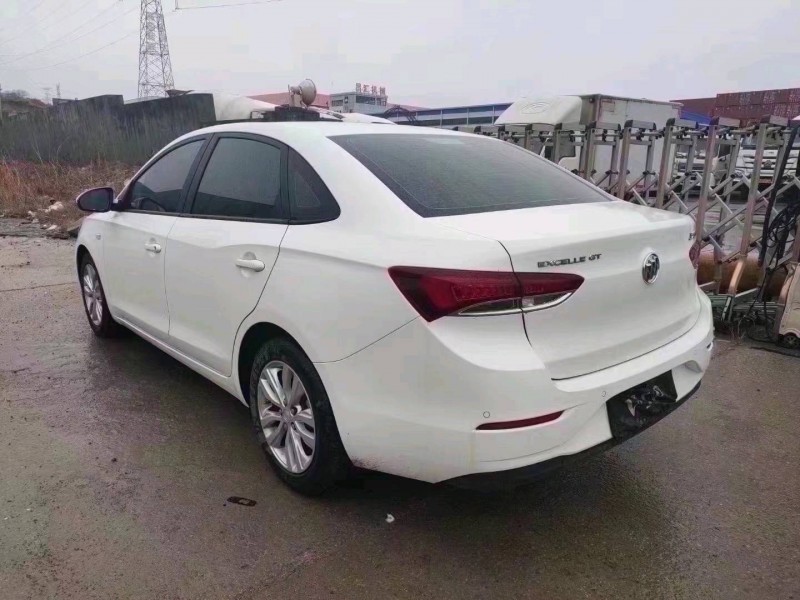 青岛20年别克英朗7