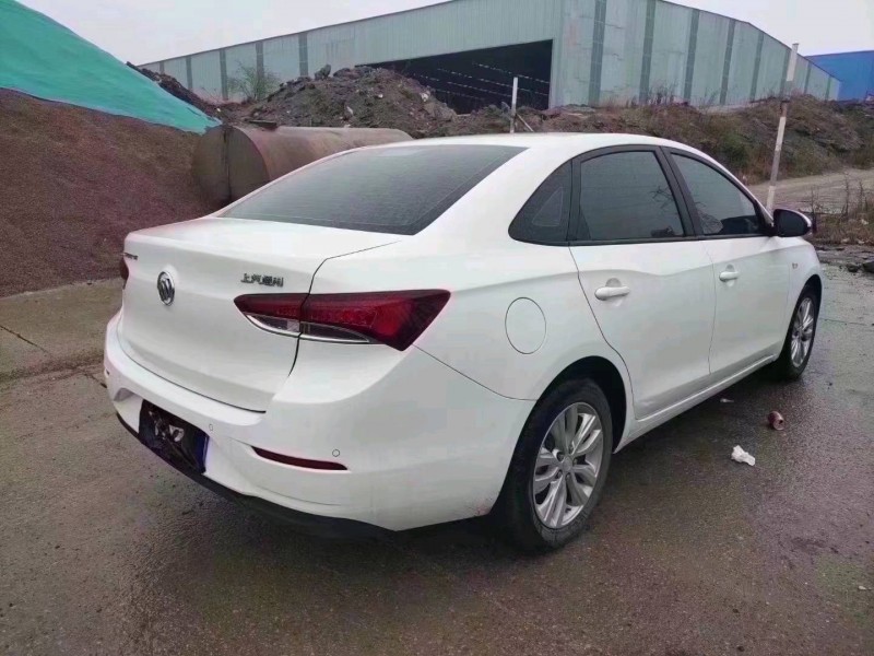 青岛20年别克英朗8