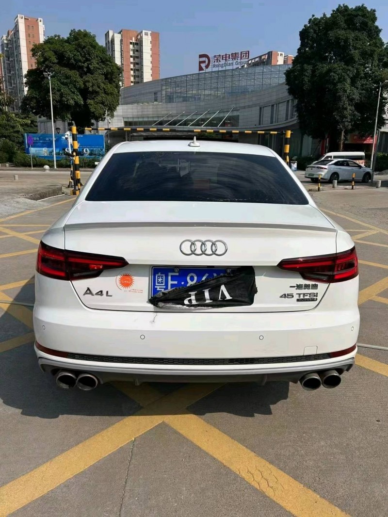 中山18年奥迪A4L7