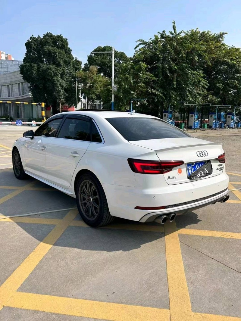 中山18年奥迪A4L8