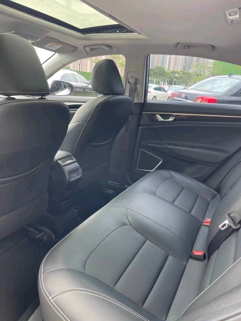 佛山21年吉利帝豪8