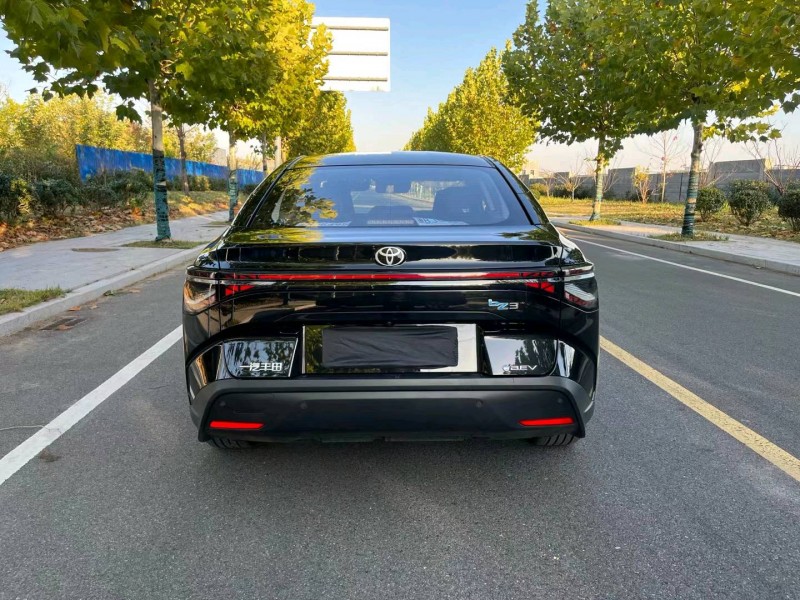 徐州23年丰田BZ3Pro9