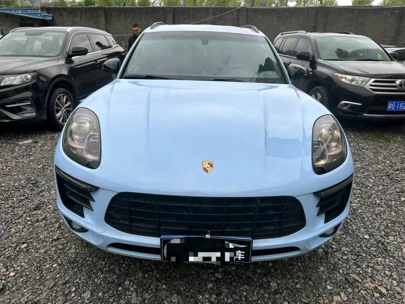 重庆15年保时捷Macan1