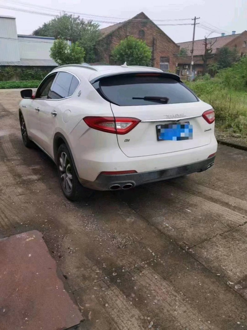 重庆19年玛莎拉蒂Levante8