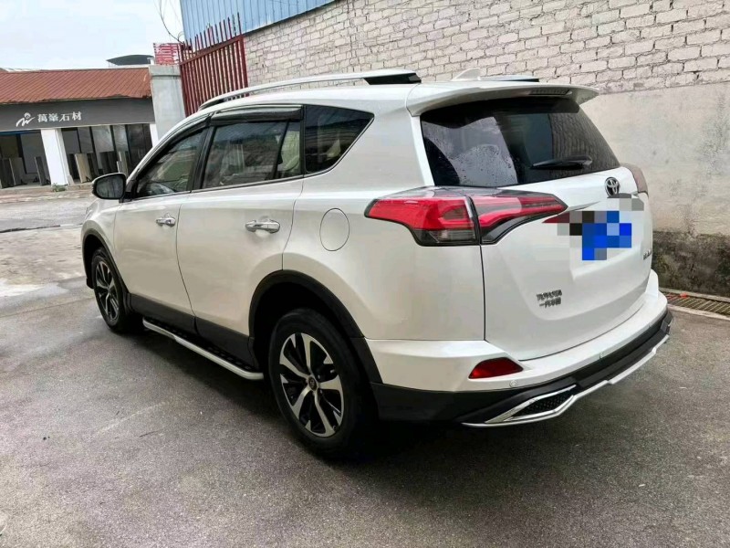 桂林17年豐田RAV47