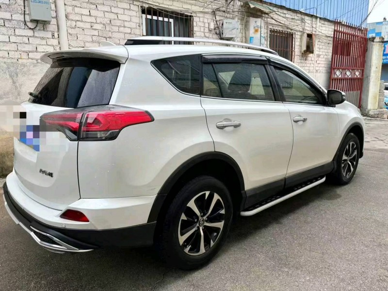 桂林17年豐田RAV48